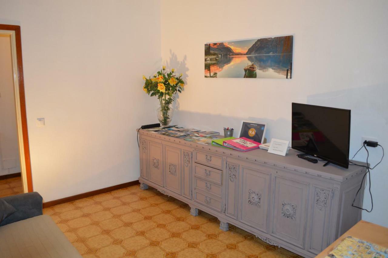 Betty'S House Apartment Mandello del Lario Bagian luar foto