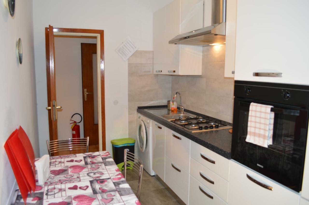 Betty'S House Apartment Mandello del Lario Bagian luar foto