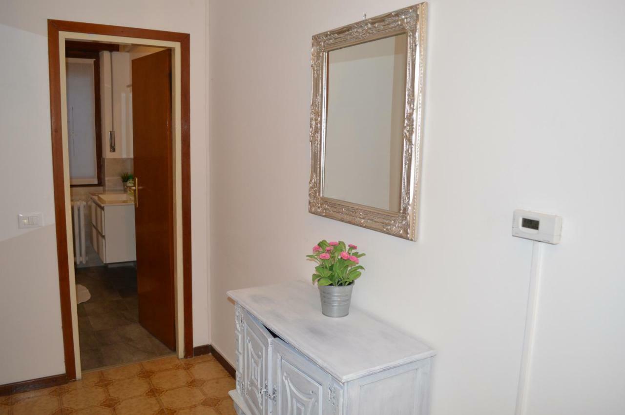 Betty'S House Apartment Mandello del Lario Bagian luar foto